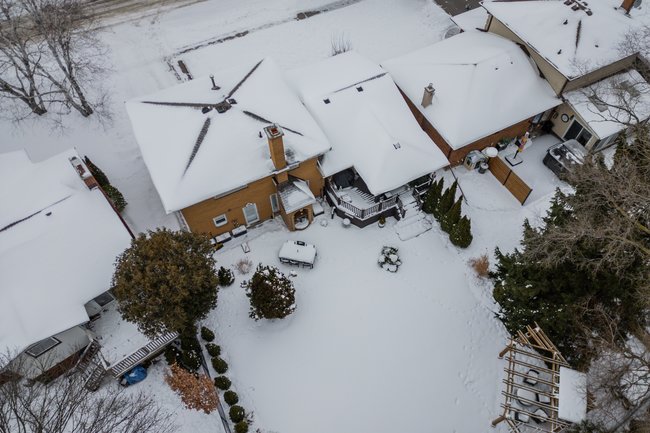 Property listing for 35 Shalfleet Blvd., Brantford, ON