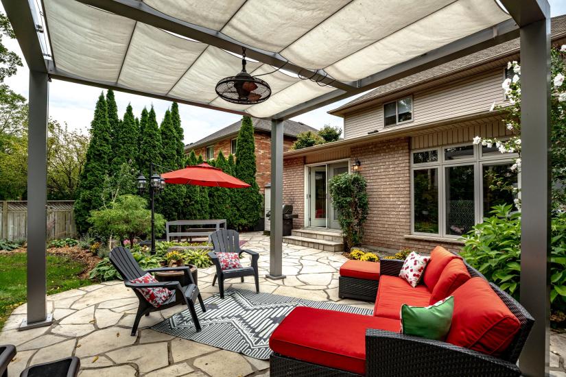 Property listing for 667 Sandcherry Dr., Burlington, ON