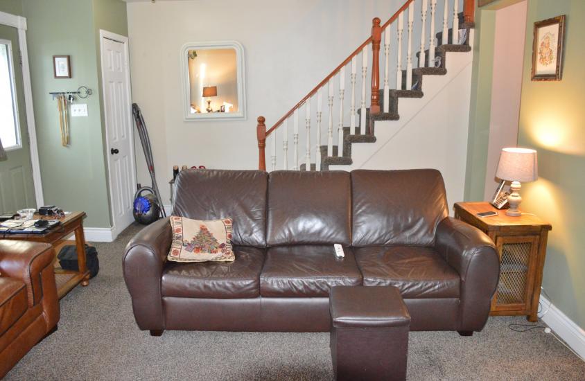 Property listing for 108 Mountain Ave. N., Stoney Creek, ON