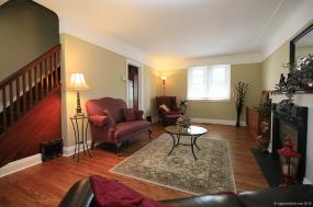 Property listing for 3 Tweedsmuir Ave., Dundas, ON