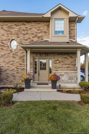 Property listing for 183 Tanglewood Dr., Binbrook, Ontario