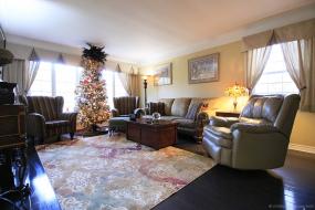 Property listing for 128 York Rd., Dundas, ON