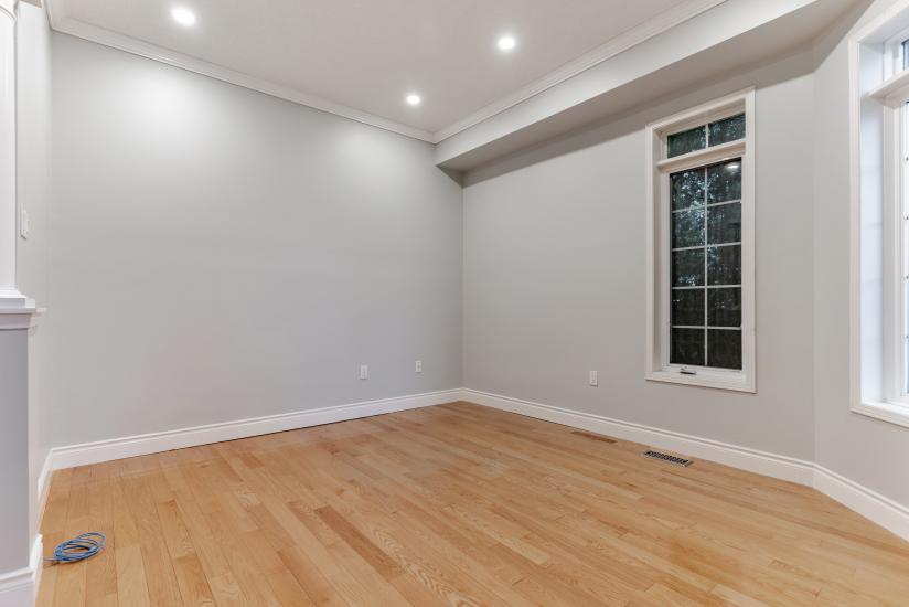 Property listing for 100 Davidson Blvd., Dundas, ON