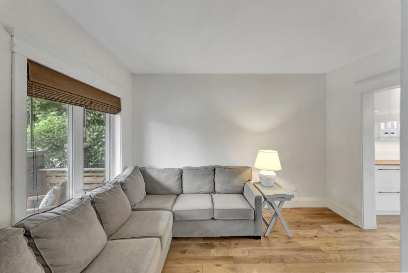Property listing for 433 Hughson St. N., Hamilton, ON