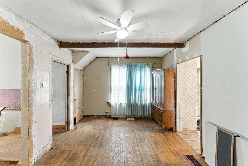 Property listing for 55 Jones St., Hamilton, ON