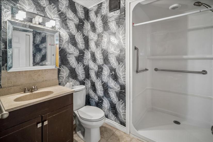 Property listing for 5 Herbert Crt., Stoney Creek, ON