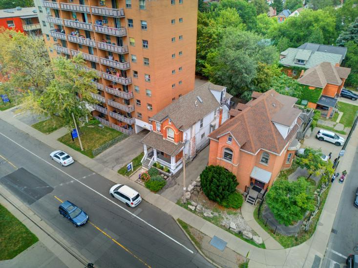 Property listing for 113 Wentworth St. S., Hamilton, ON
