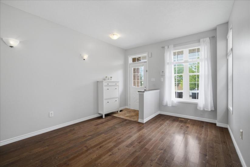 Property listing for 40 Whitwell Way, Binbrook, ON