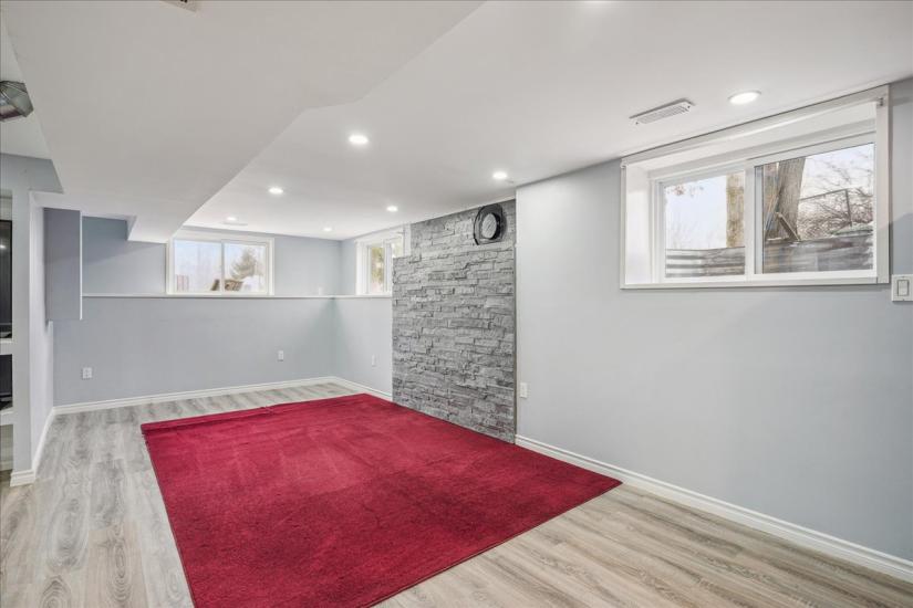 Property listing for L-1566 Caistorville Rd., Caistor Centre, ON