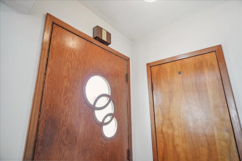 Property listing for 16 Greenwood St., Hamilton, ON