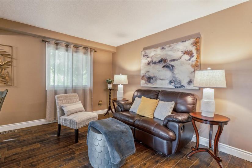 Property listing for 75 Claudette Gate, Hamilton, ON