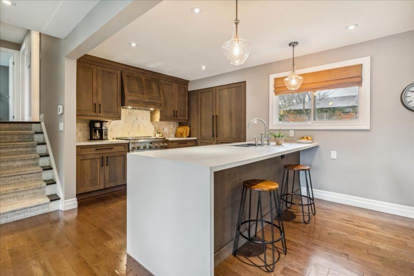 Property listing for 9 Holbrook Rd., Hamilton, ON