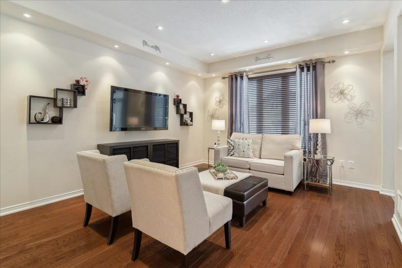 Property listing for 19 Deborah Crt., Hamilton, ON
