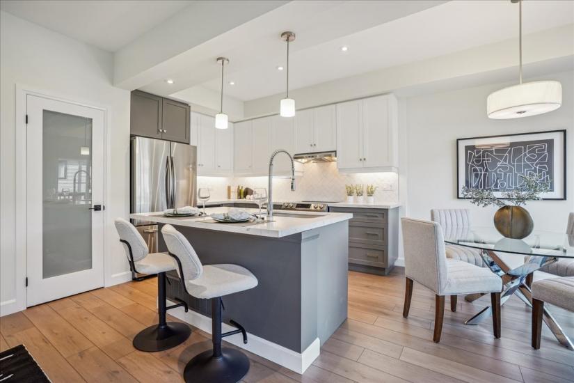 Property listing for 81 Bensley Lane, Hamilton, ON