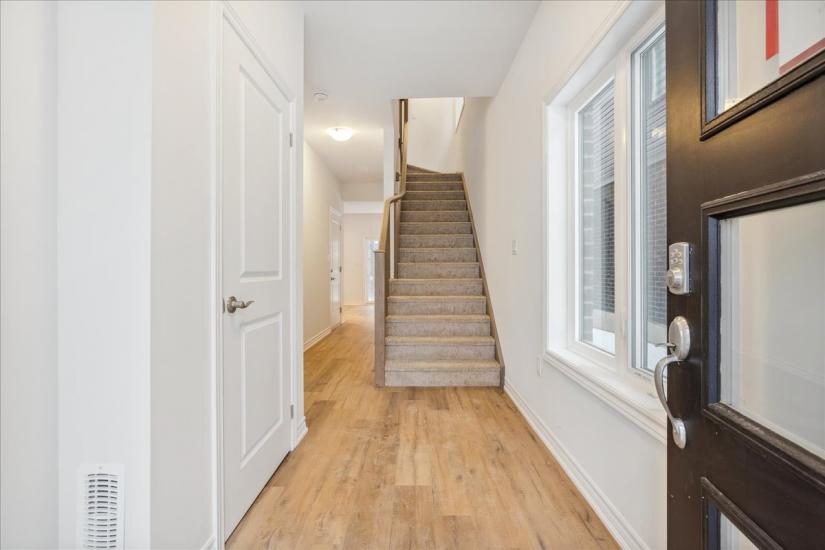 Property listing for 46 Capstone Lane, Hamilton, ON