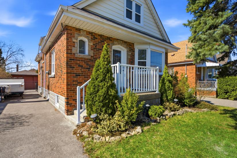 Property listing for 26 Isabel Ave., Hamilton, ON
