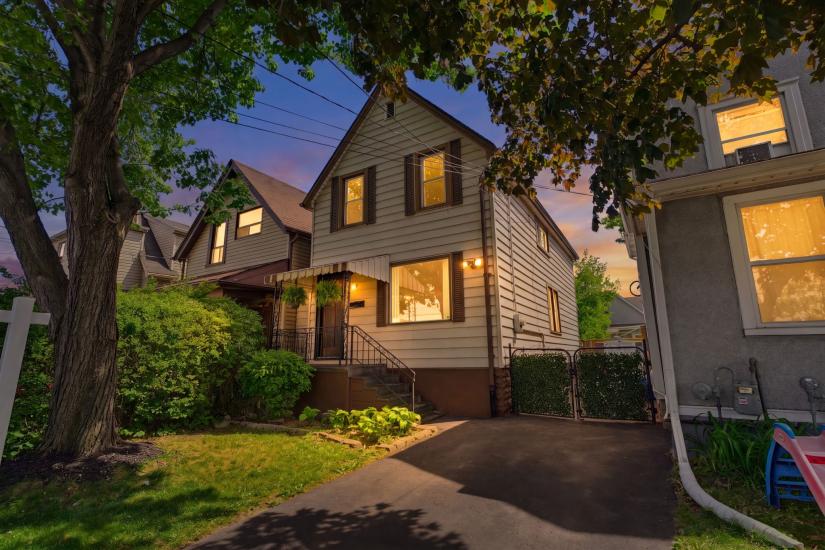 Property listing for 124 Campbell Ave., Hamilton, ON