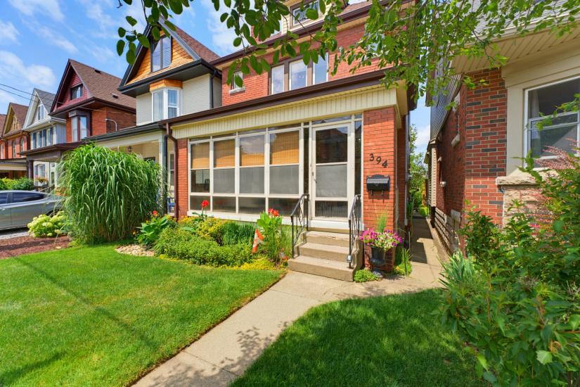 Property listing for 394 Charlton Ave. W., Hamilton, ON