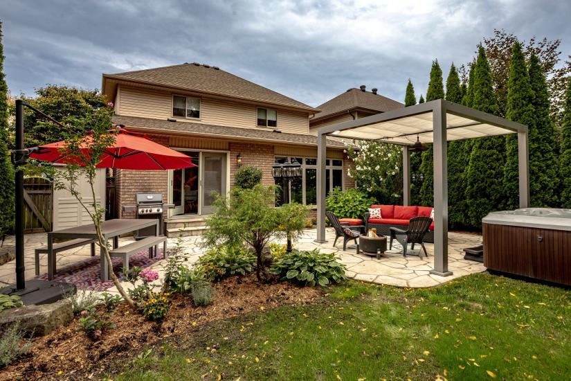 Property listing for 667 Sandcherry Dr., Burlington, ON