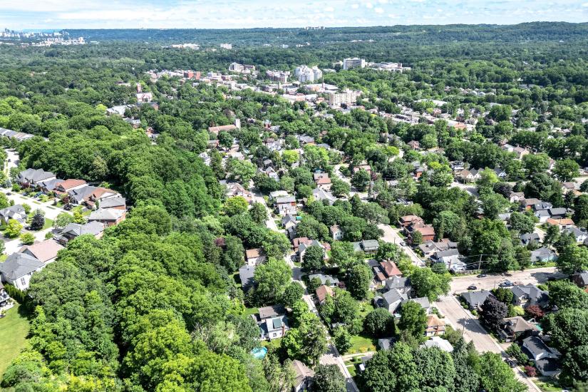Property listing for 47 Witherspoon St., Dundas, ON