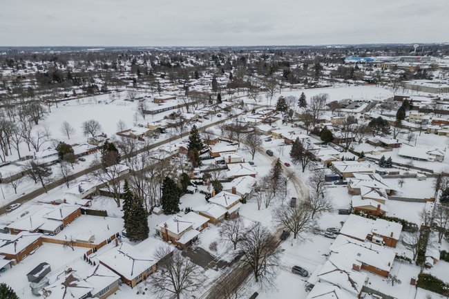 Property listing for 35 Shalfleet Blvd., Brantford, ON