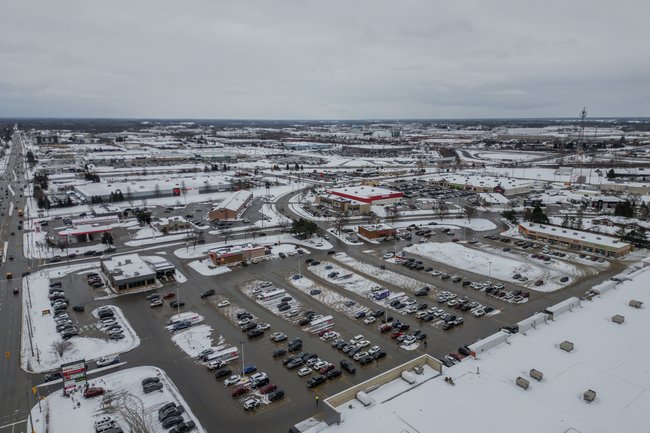 Property listing for 35 Shalfleet Blvd., Brantford, ON