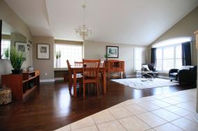 Property listing for 5 Sugarberry Crt., Stoney Creek, ON