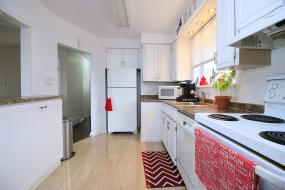 Property listing for 563 Mohawk Rd. E., Hamilton, ON