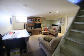 Property listing for 33 Strathearne Ave., Hamilton, ON