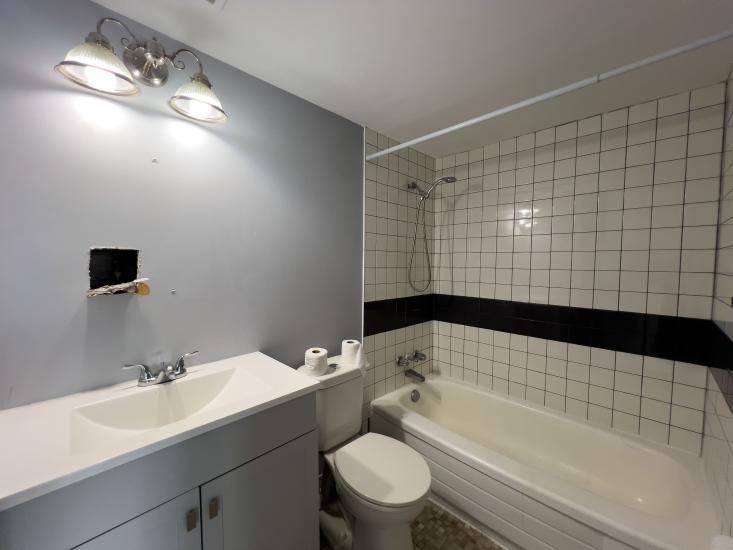 Property listing for #1001-150 Charlton Ave. E., Hamilton, ON