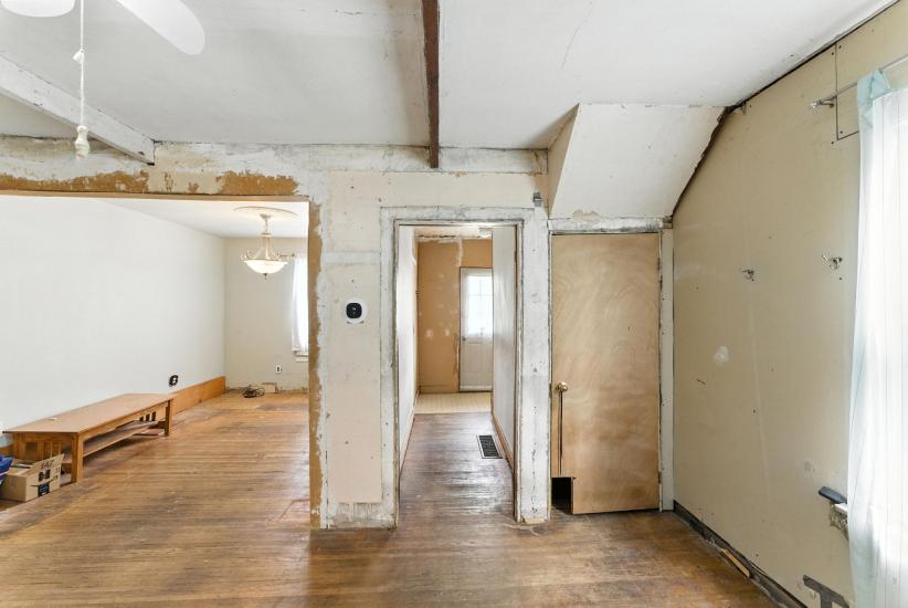 Property listing for 55 Jones St., Hamilton, ON