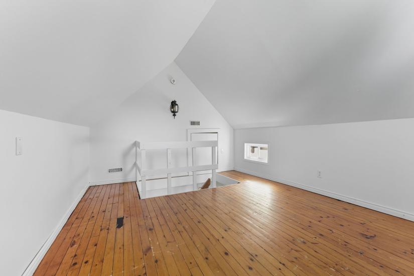 Property listing for 8 Tasker St., St. Catharines, ON