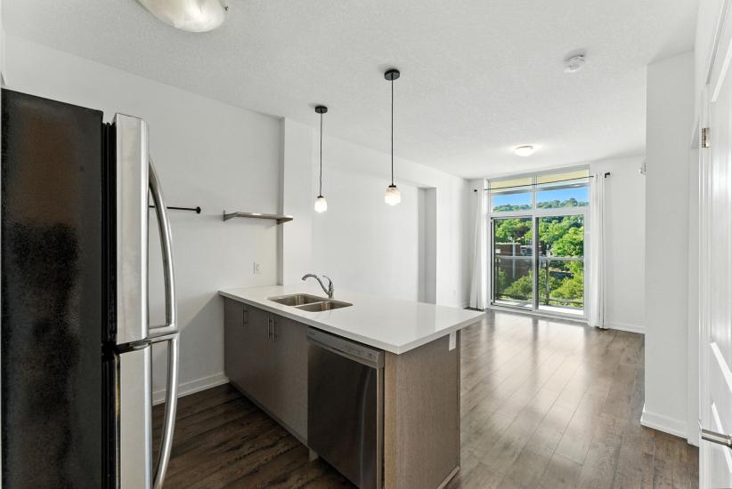 Property listing for 81 Robinson St. Unit #709, Hamilton, ON