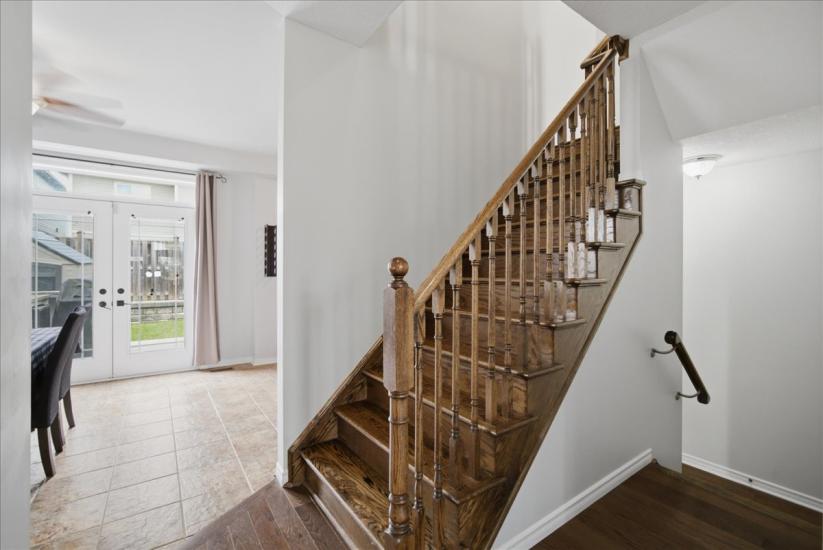 Property listing for 40 Whitwell Way, Binbrook, ON