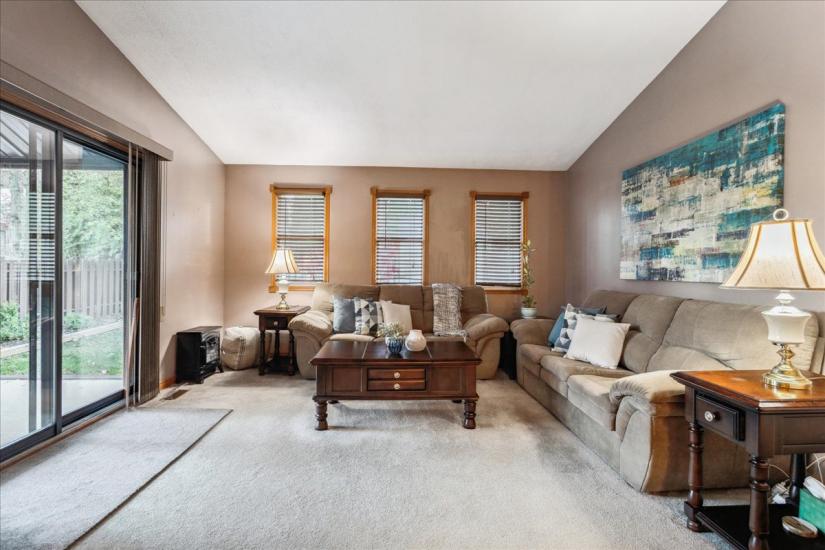 Property listing for 110 Glenashton Dr., Stoney Creek, ON