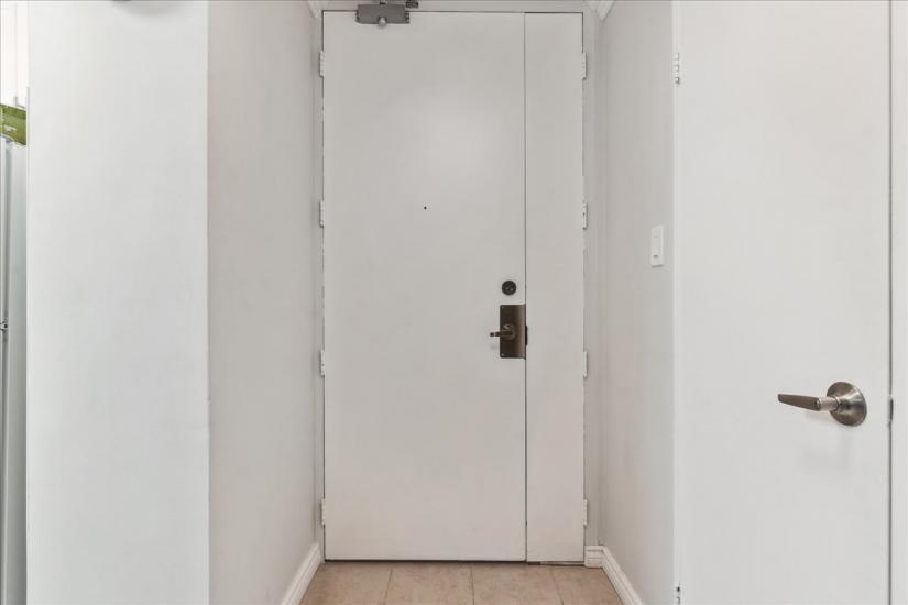 Property listing for #305-222 Jackson St. W., Hamilton, ON
