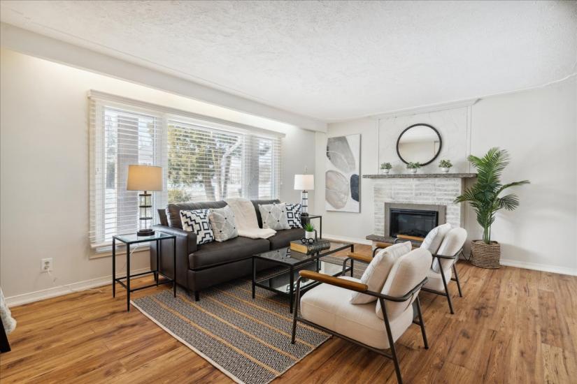 Property listing for 23 Lorne Ave., Hamilton, ON