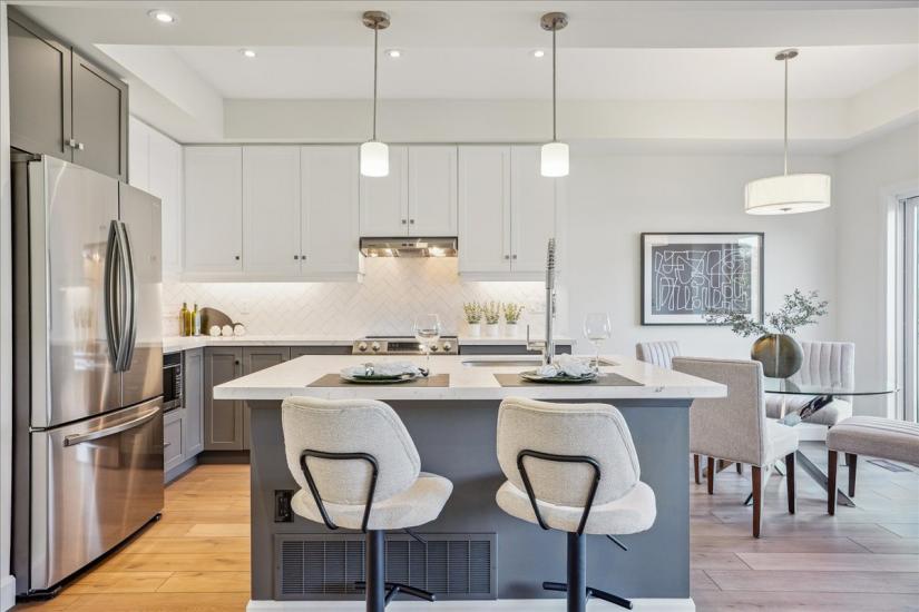 Property listing for 81 Bensley Lane, Hamilton, ON