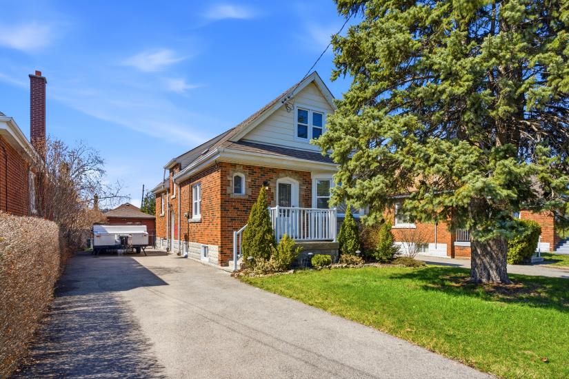 Property listing for 26 Isabel Ave., Hamilton, ON