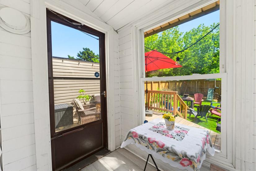 Property listing for 124 Campbell Ave., Hamilton, ON