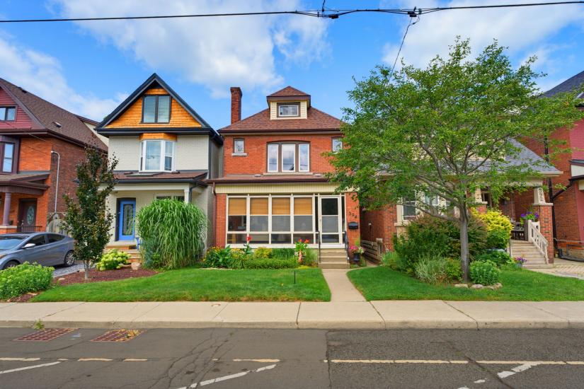 Property listing for 394 Charlton Ave. W., Hamilton, ON