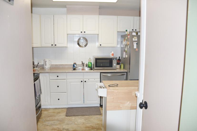 Property listing for 108 Mountain Ave. N., Stoney Creek, ON