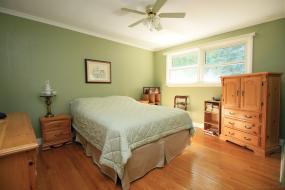 Property listing for 908 Bishop Pl., Ancaster, ON