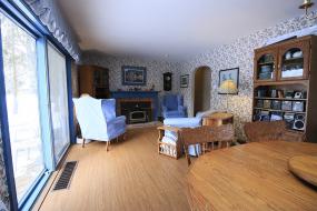 Property listing for 28 Lloyminn Ave., Ancaster, ON