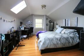 Property listing for 15 Hollywood St. S., Hamilton, ON