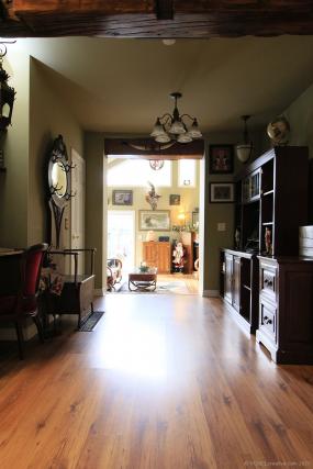 Property listing for 128 York Rd., Dundas, ON