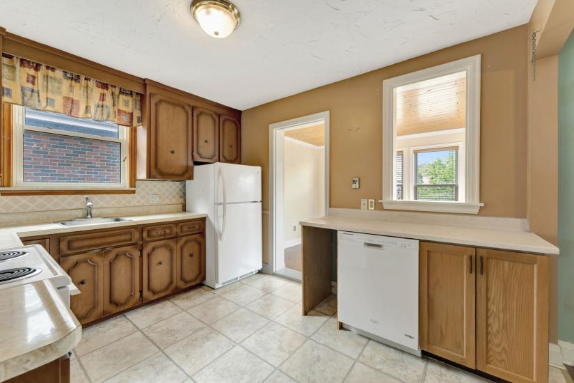 Property listing for 4 Park Row S., Hamilton, ON