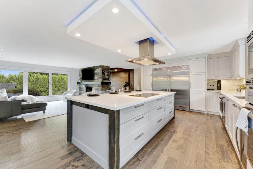 Property listing for 672 Hiawatha Blvd., Ancaster, ON