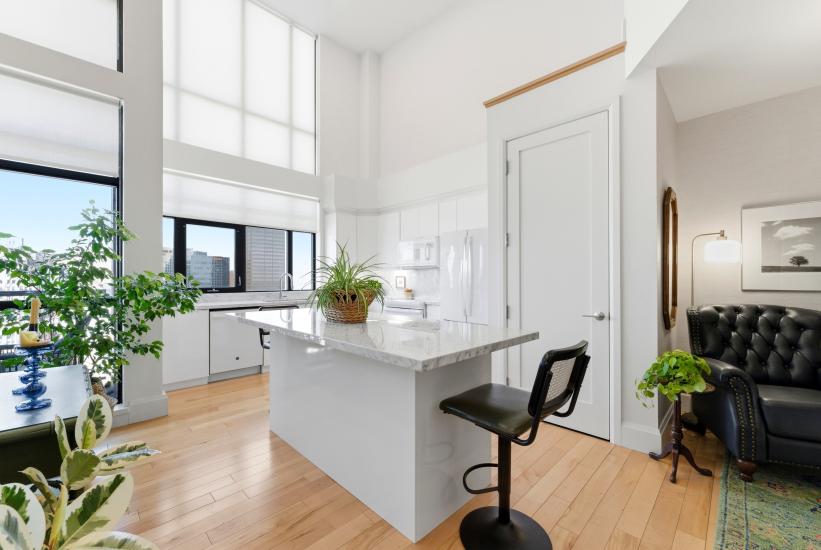 Property listing for #PH4-112 King St. E., Hamilton, ON