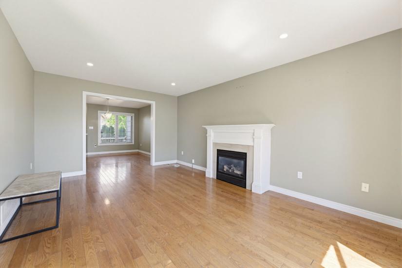 Property listing for 40 Lanza Crt., Hamilton, ON